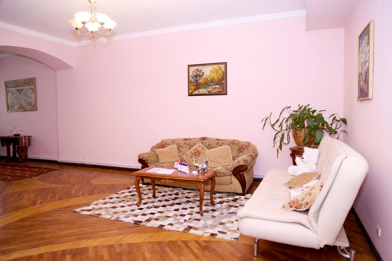 Apartment On 11 Amiryan Street Jerevan Eksteriør bilde